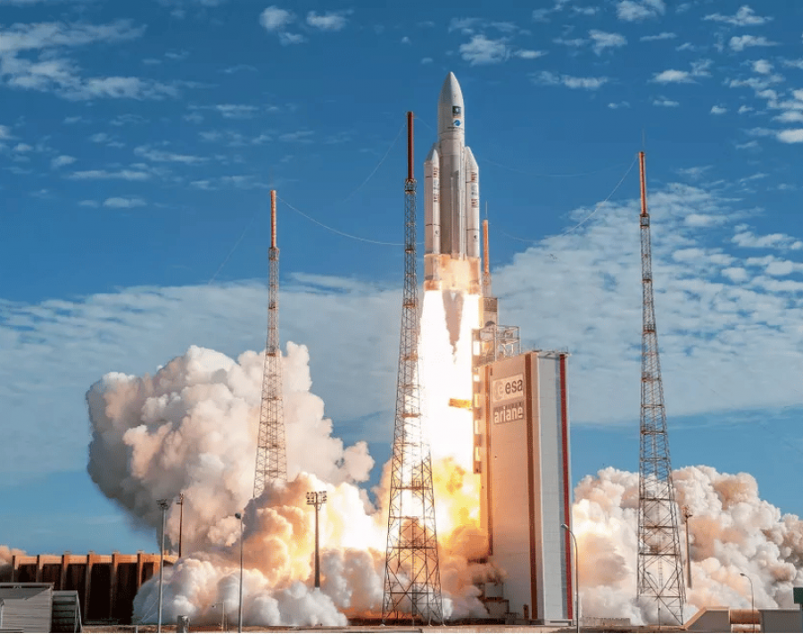 Décollage du lanceur Ariane 5 ECA, vol 249 le 06 aout 2019 depuis le Centre spatial guyanais.